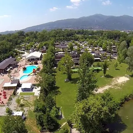 Holiday Chalets Camping Class エルバ