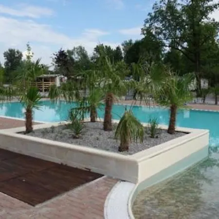 Holiday Chalets Camping Class