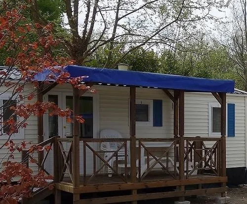 Holiday Chalets Camping Class Hotel