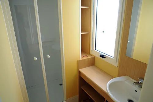 Holiday Chalets Camping Class 3* エルバ