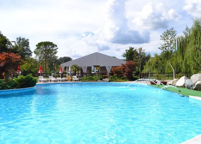 Holiday Chalets Camping Class Hotel