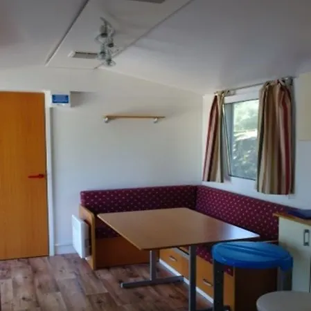 호텔 Holiday Chalets Camping Class 3*