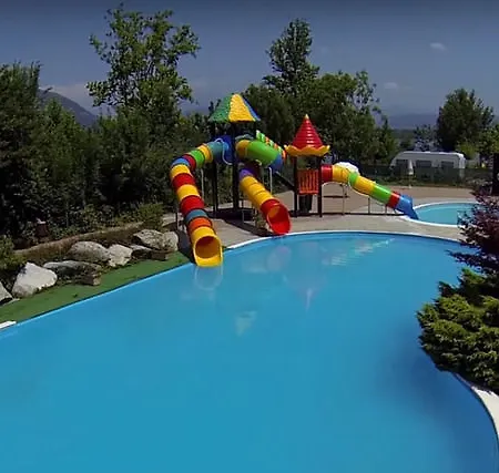 Holiday Chalets Camping Class 호텔 에르바