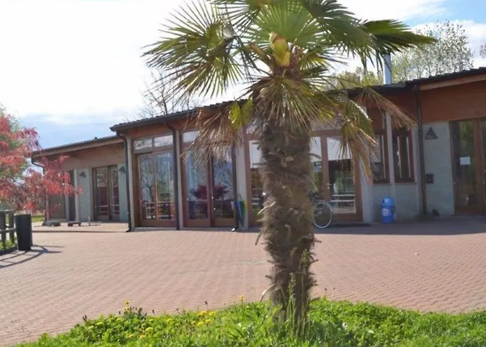 Hotel Holiday Chalets Camping Class Erba