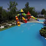 Holiday Chalets Camping Class Hotel Erba
