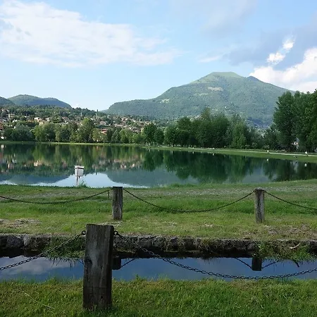 Отель Holiday Chalets Camping Class 3*